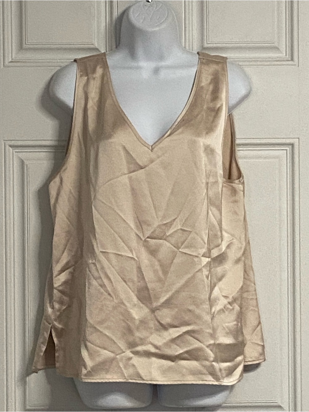 T42- TAHARI Satin Champagne V-Neck Top